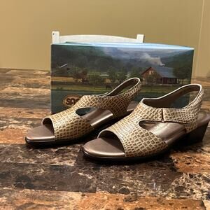 SAS Women’s Suntimer Beige Croc Sandals 8.5